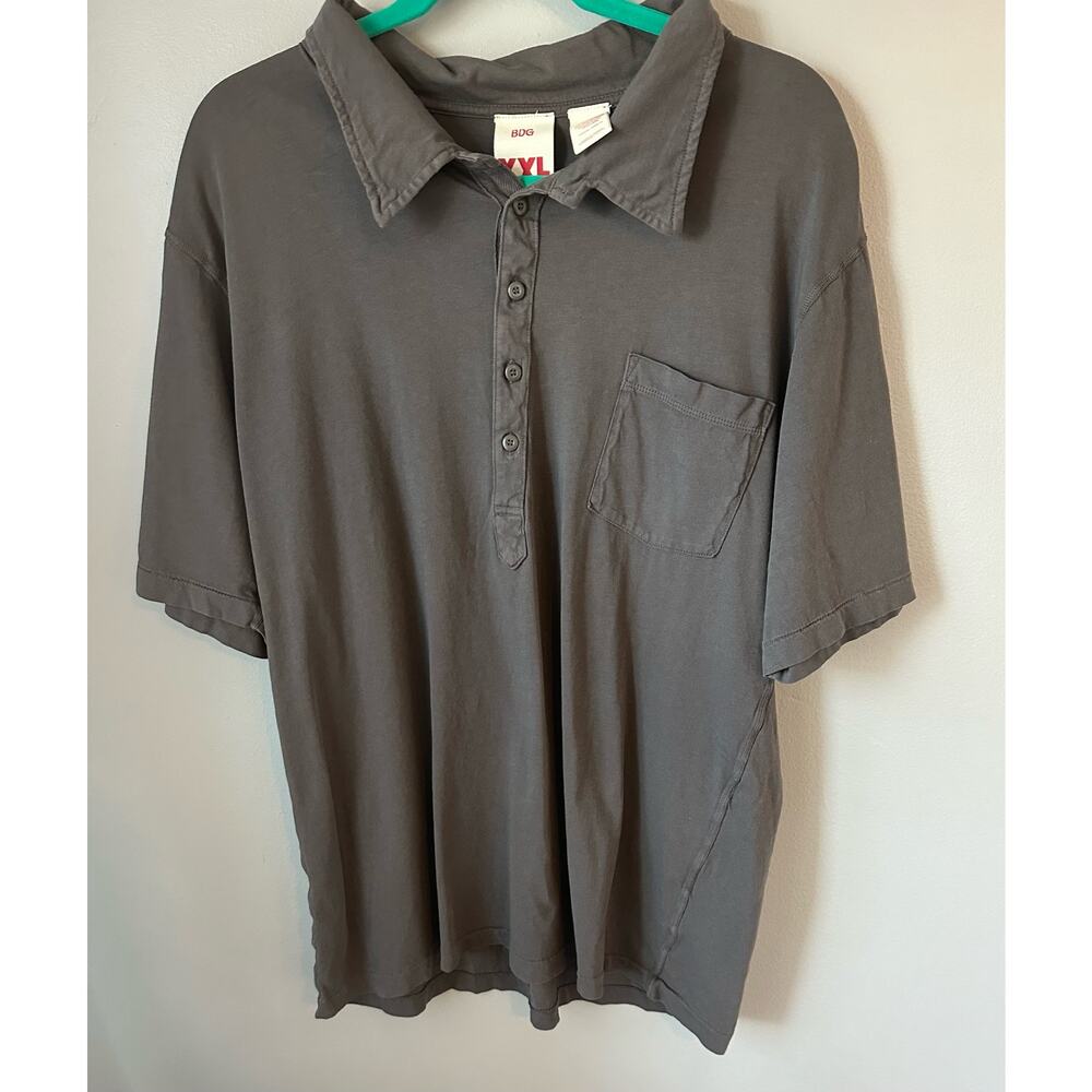 BDG Men’s XXL Grey Collared 4 button T-shirt